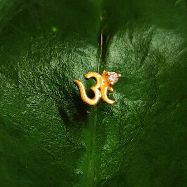 11-diamond-nose-pin-om-18kt-gold diamond-nose-pin-om-18kt-gold